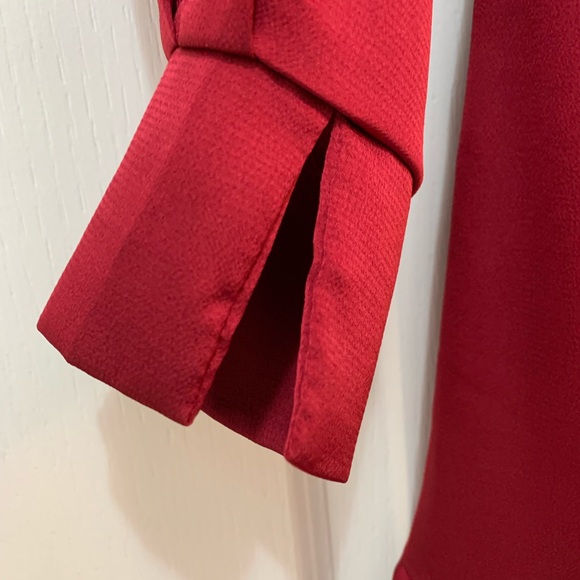 Lulu’s satin dress - Picture 9 of 11